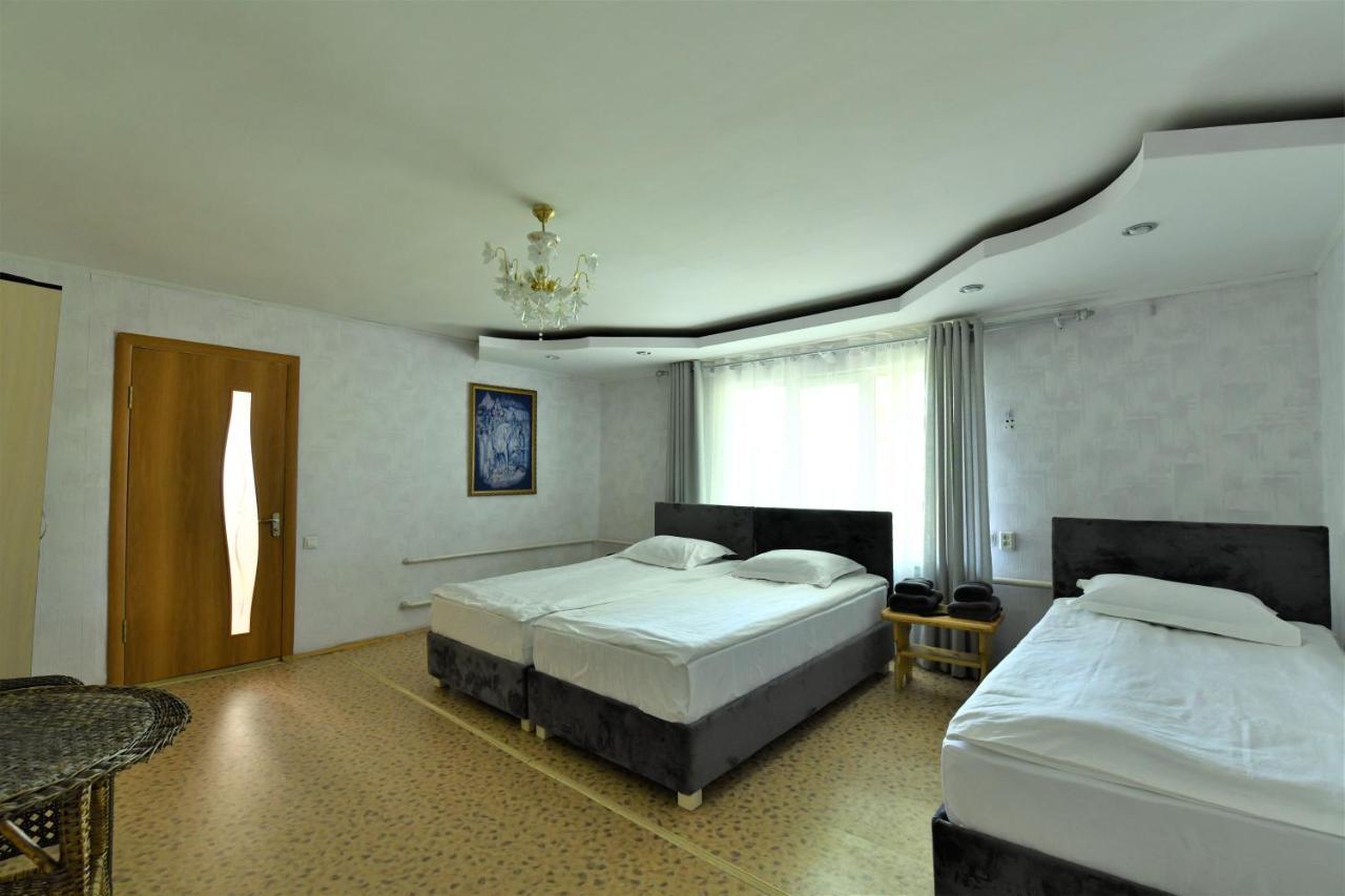 Jamilya'S B&B Guest House คาราโคล ภายนอก รูปภาพ