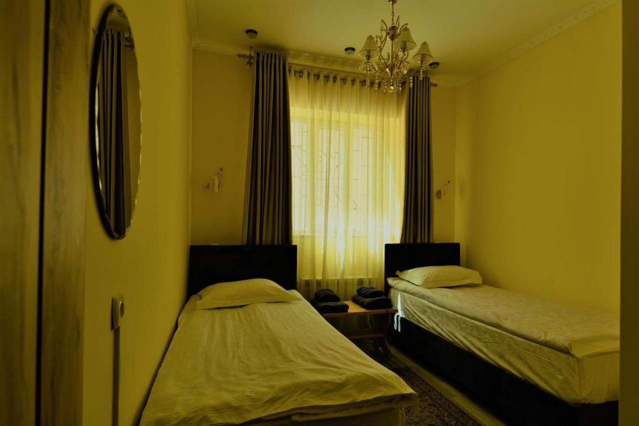 Jamilya'S B&B Guest House คาราโคล ภายนอก รูปภาพ